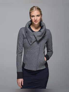 Lululemon Karmacollected Jacket in Heathered Speckled Black Size: 8